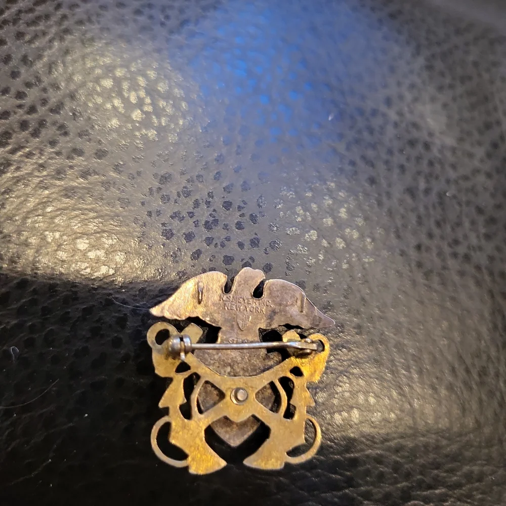 US Navy Eagle with Shield WWII Sterling Silver and Brass Cap Badge